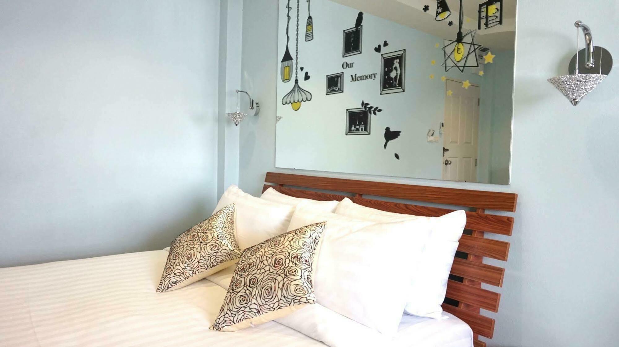 Naka Dream Hotel HHQ Esterno foto